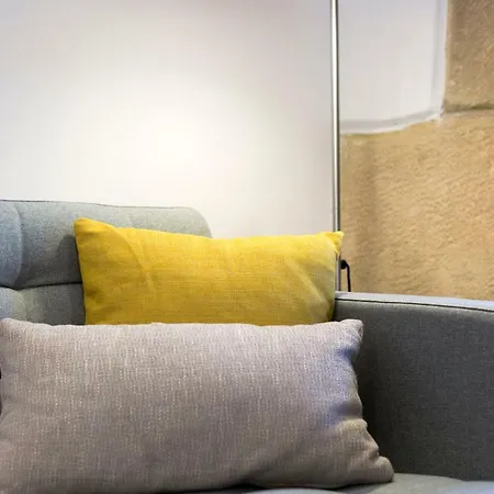 Nagusi By Smiling 宏达瑞比亚